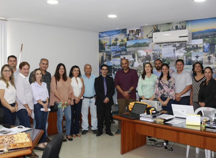 Dr. Moisés Abdala, promotor de Justiça, visita Prefeitura de Almenara a convite do prefeito Ademir Gobira